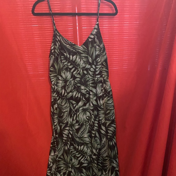 H&M divided maxi dress tropical leave print - Picture 2 of 2